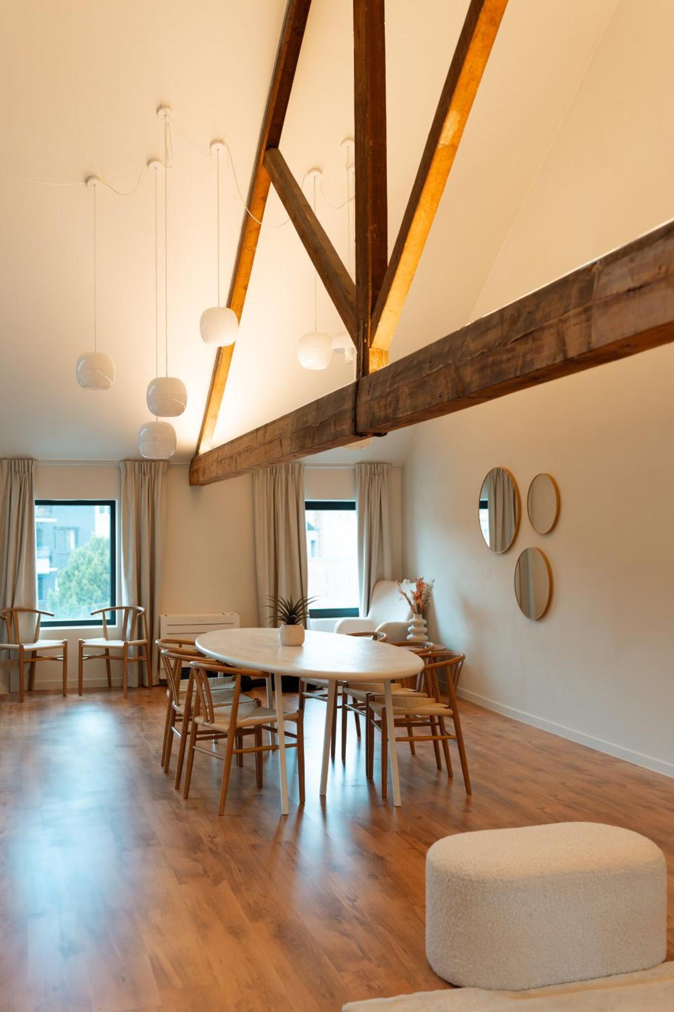 Spacious, Newly Renovated Loft - 107m2 Sint-Niklaas