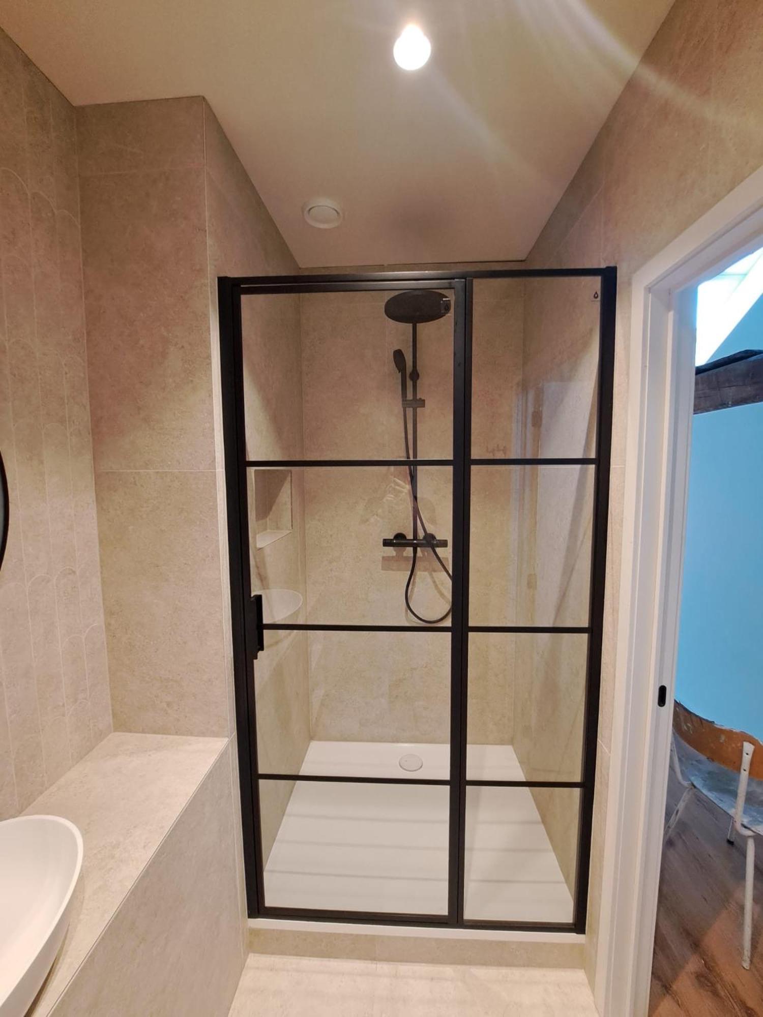 Spacious, Newly Renovated Loft - 107m2 Apartment *