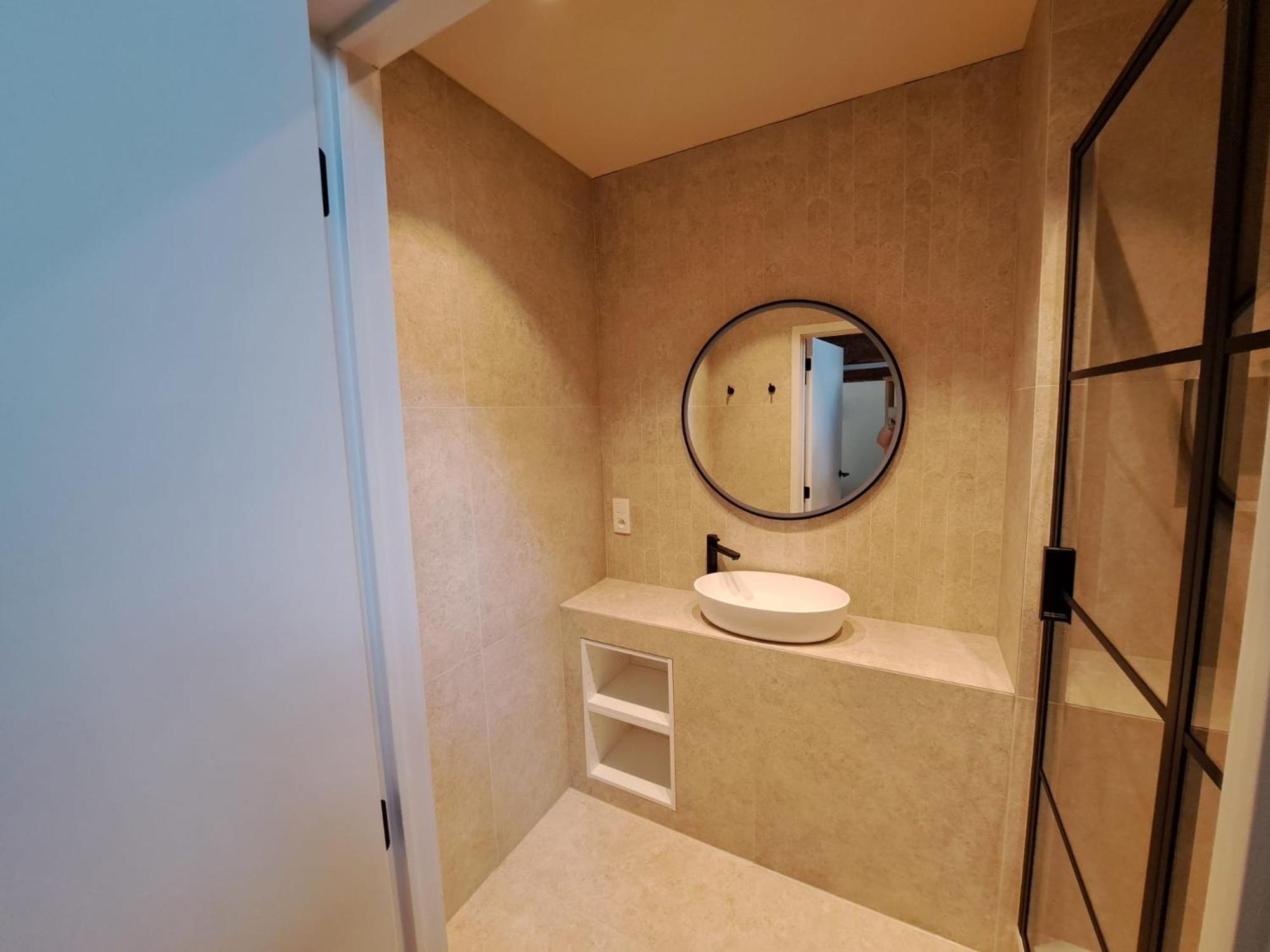 Spacious, Newly Renovated Loft - 107m2 *