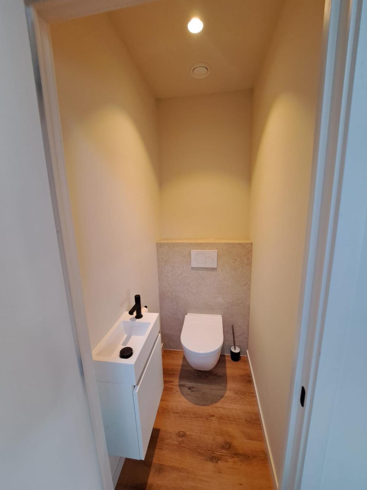Spacious, Newly Renovated Loft - 107m2 Apartment *